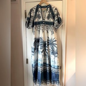 Farm Rio Dress- GORGEOUS print maxi. Slender puff sleeve. Blue and White.